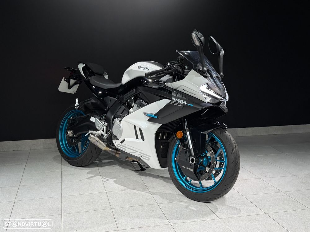 CF Moto 675SR-R - 29