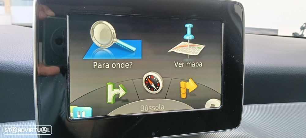 Mercedes-Benz GLA 180 - 21