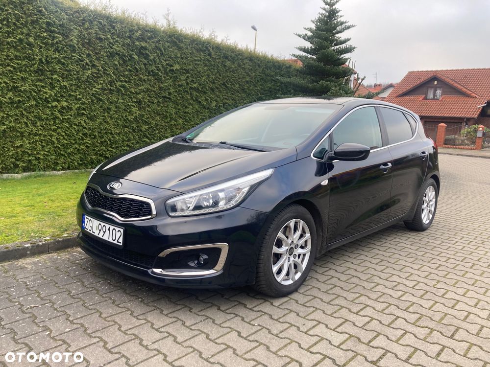 Kia Ceed 1.6 GDI ISG Platinum Edition - 1