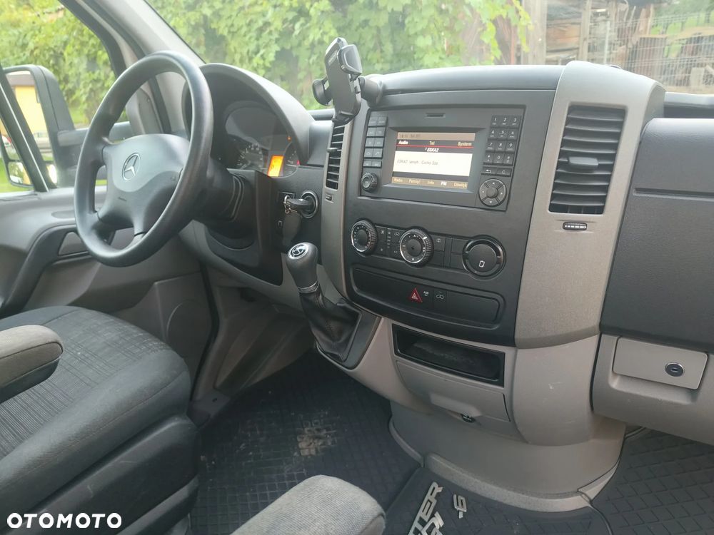 Mercedes-Benz Sprinter - 23