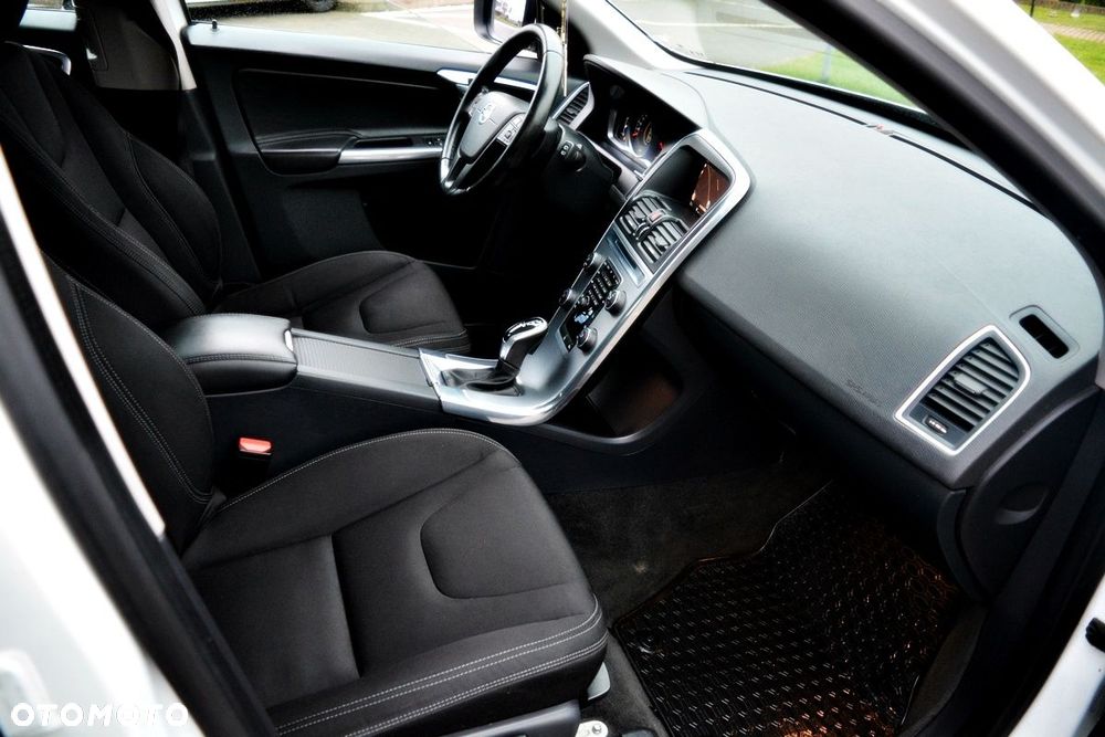 Volvo XC 60 D3 Drive-E Kinetic - 15