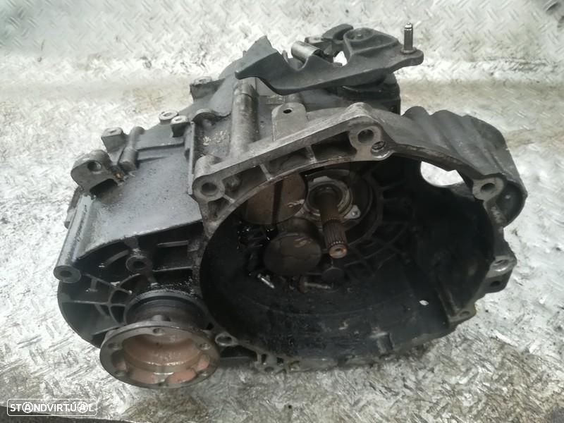 Caixa de Velocidades Vw Passat 2.0TDI 140cv Ref.: KNS - 1