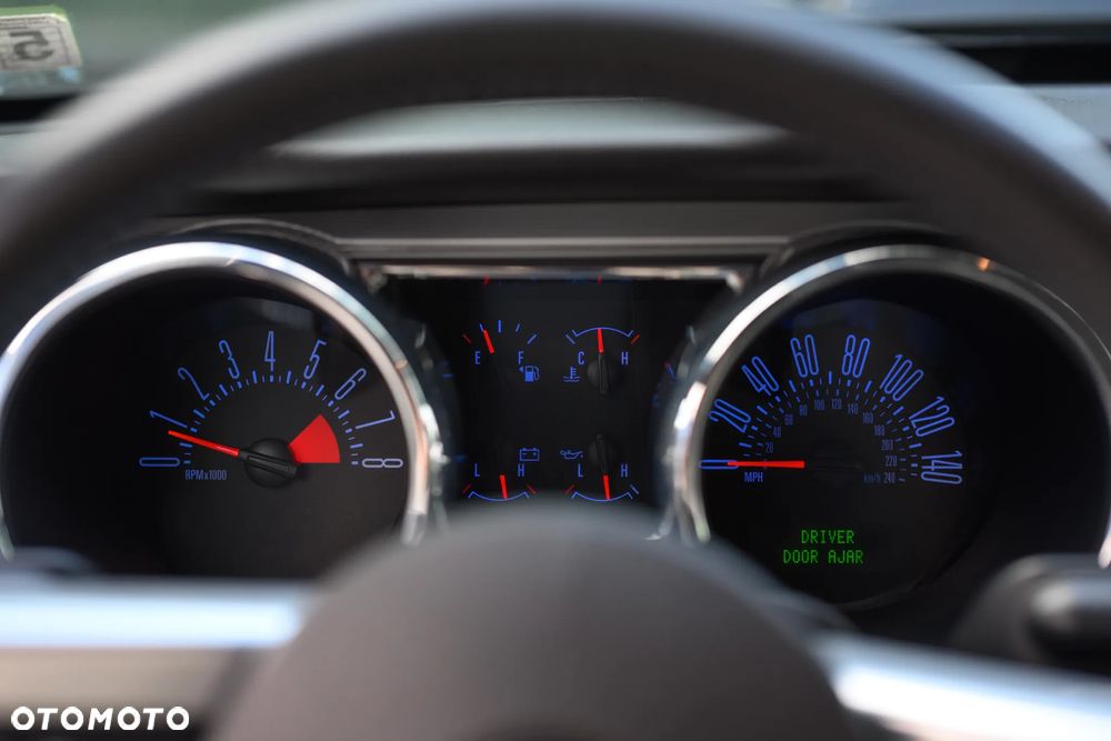 Ford Mustang 4.6 V8 GT Premium - 35