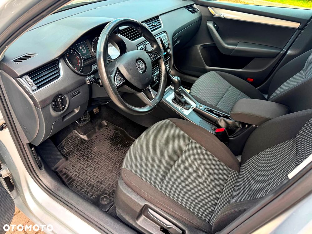 Skoda Octavia 1.6 TDI Style DSG - 11