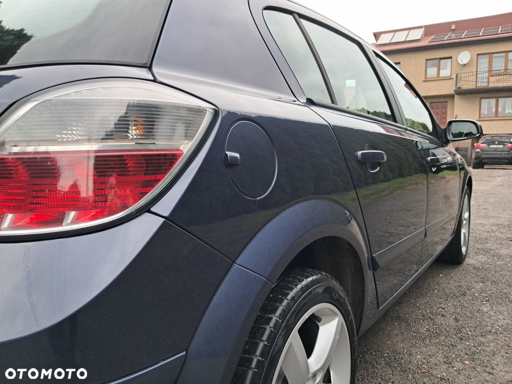 Opel Astra 1.8 Sport - 22