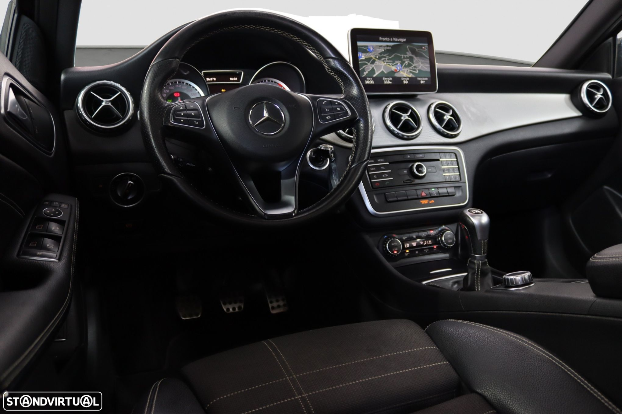 Mercedes-Benz GLA 180 d Urban - 4