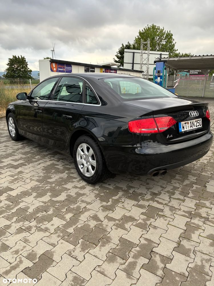Audi A4 Limousine - 6