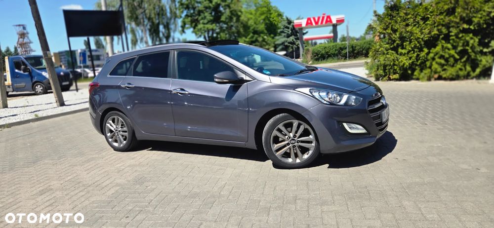 Hyundai i30 blue Kombi 1.6 GDi YES Gold - 17