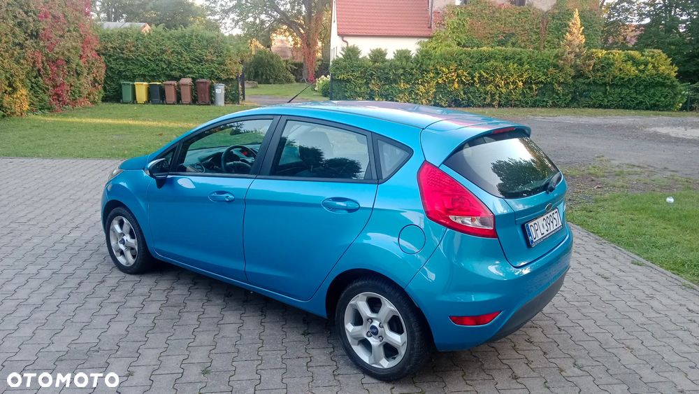 Ford Fiesta 1.25 Ambiente - 2