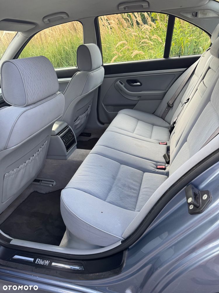 BMW Seria 5 520i - 8