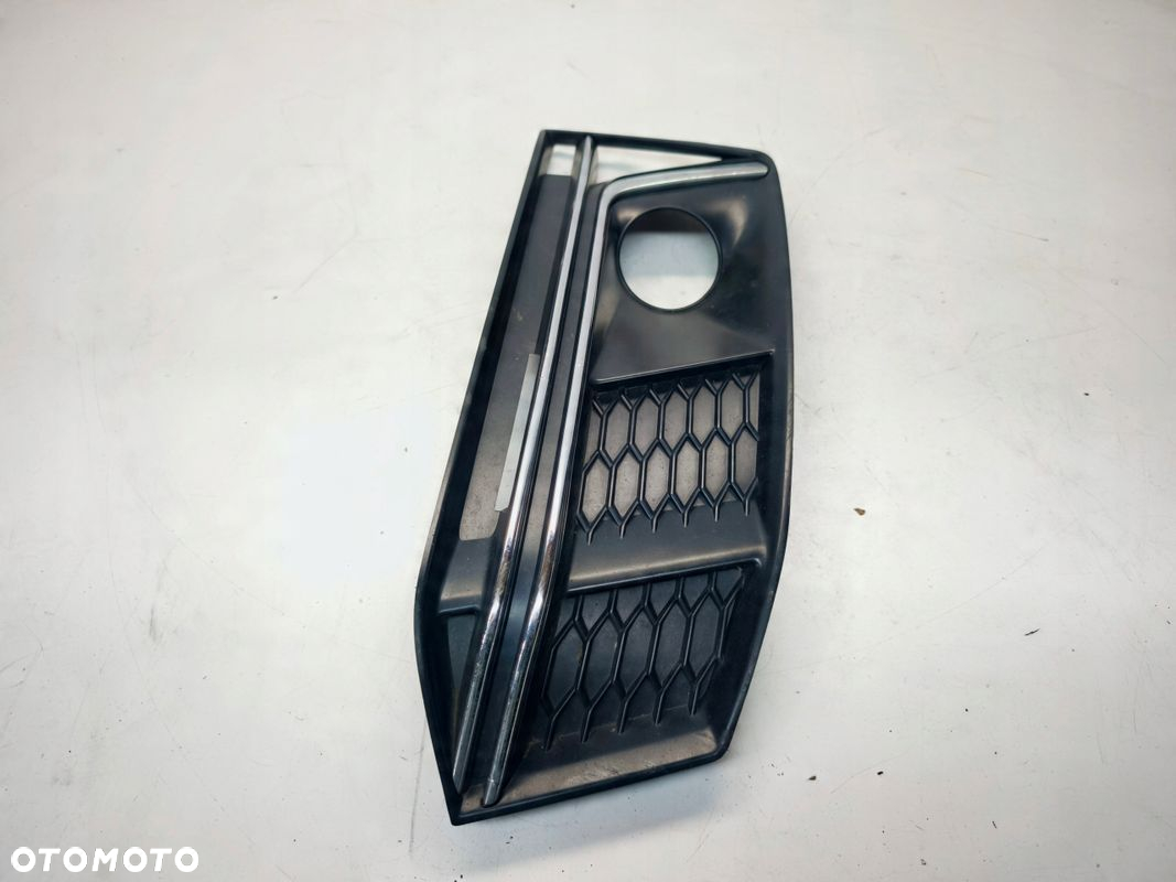 KRATKA ATRAPA ZDERZAKA PRAWA AUDI A4 B9 S LINE 8W0807682G - 2