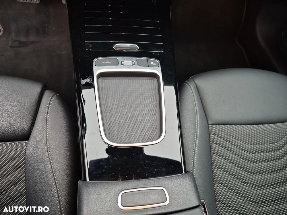 Mercedes-Benz CLA 180 7G-DCT - 18