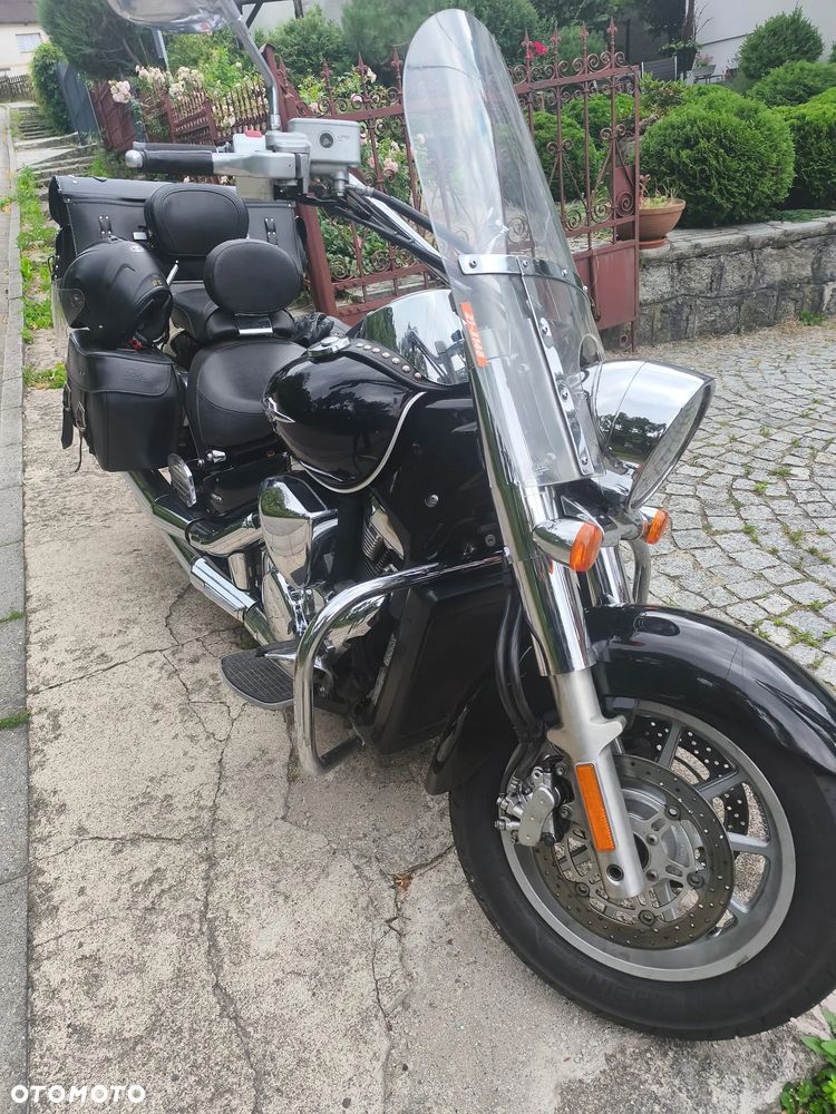 Suzuki Intruder - 11