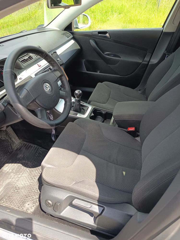 Volkswagen Passat - 15