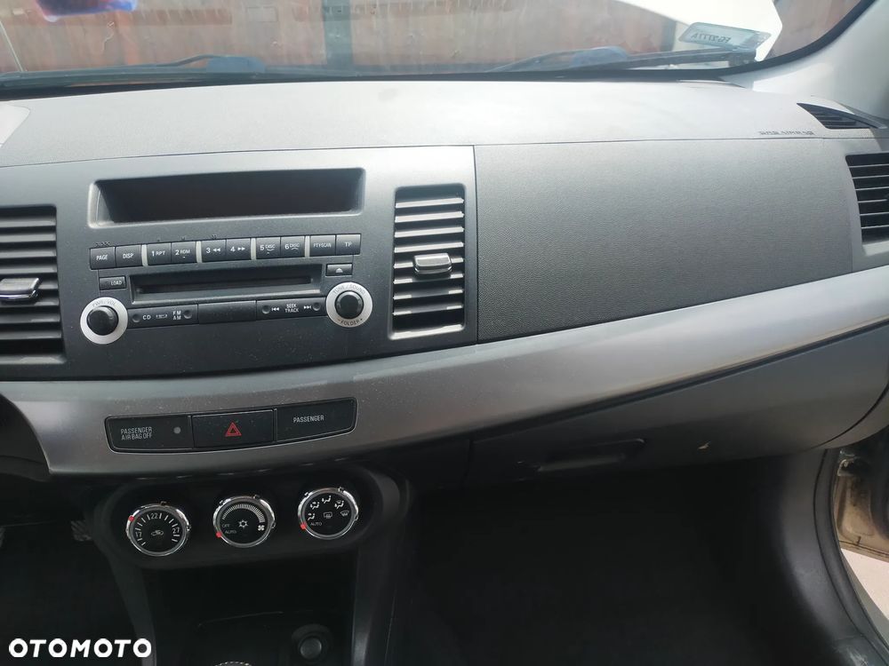 Mitsubishi Lancer 1.8 Intense - 30