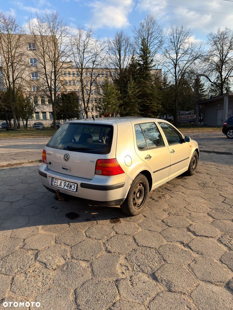 Volkswagen Golf - 5