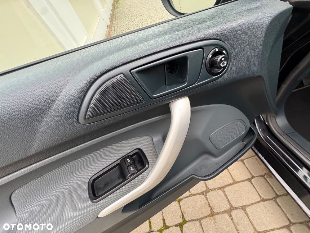 Ford Fiesta - 30