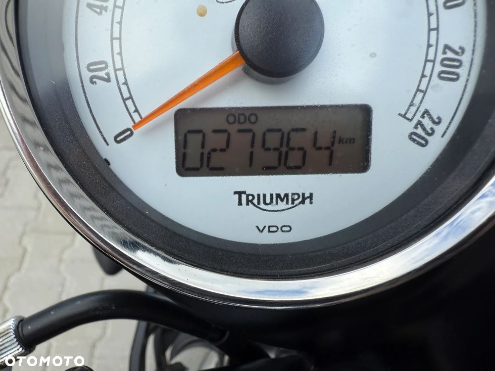 Triumph Thruxton - 10