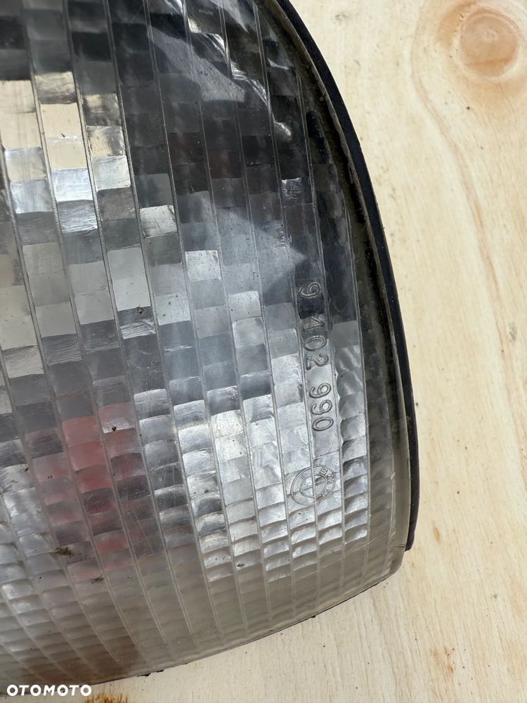 KIERUNKOWSKAZ BMW E38 BIAŁY PRZEDLIFT PRZÓD PRAWY RARYTAS - 2