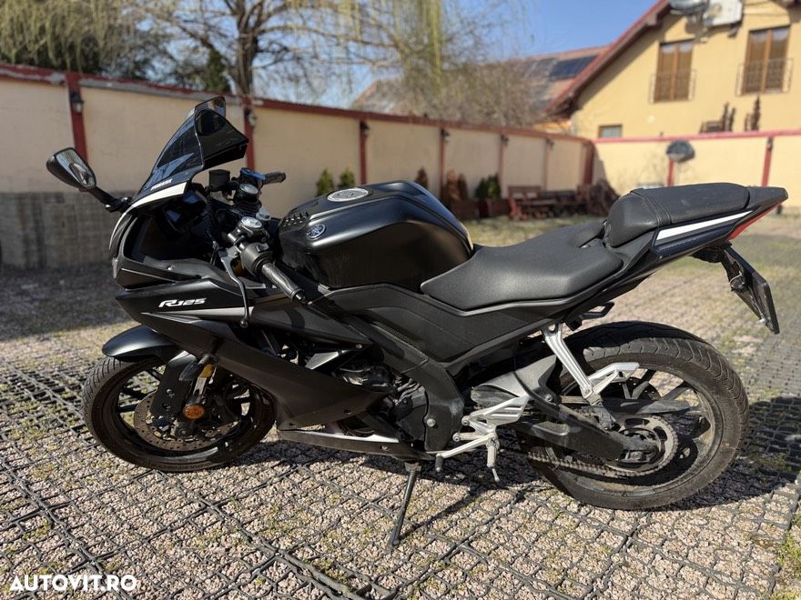 Yamaha YZF-R125 - 2