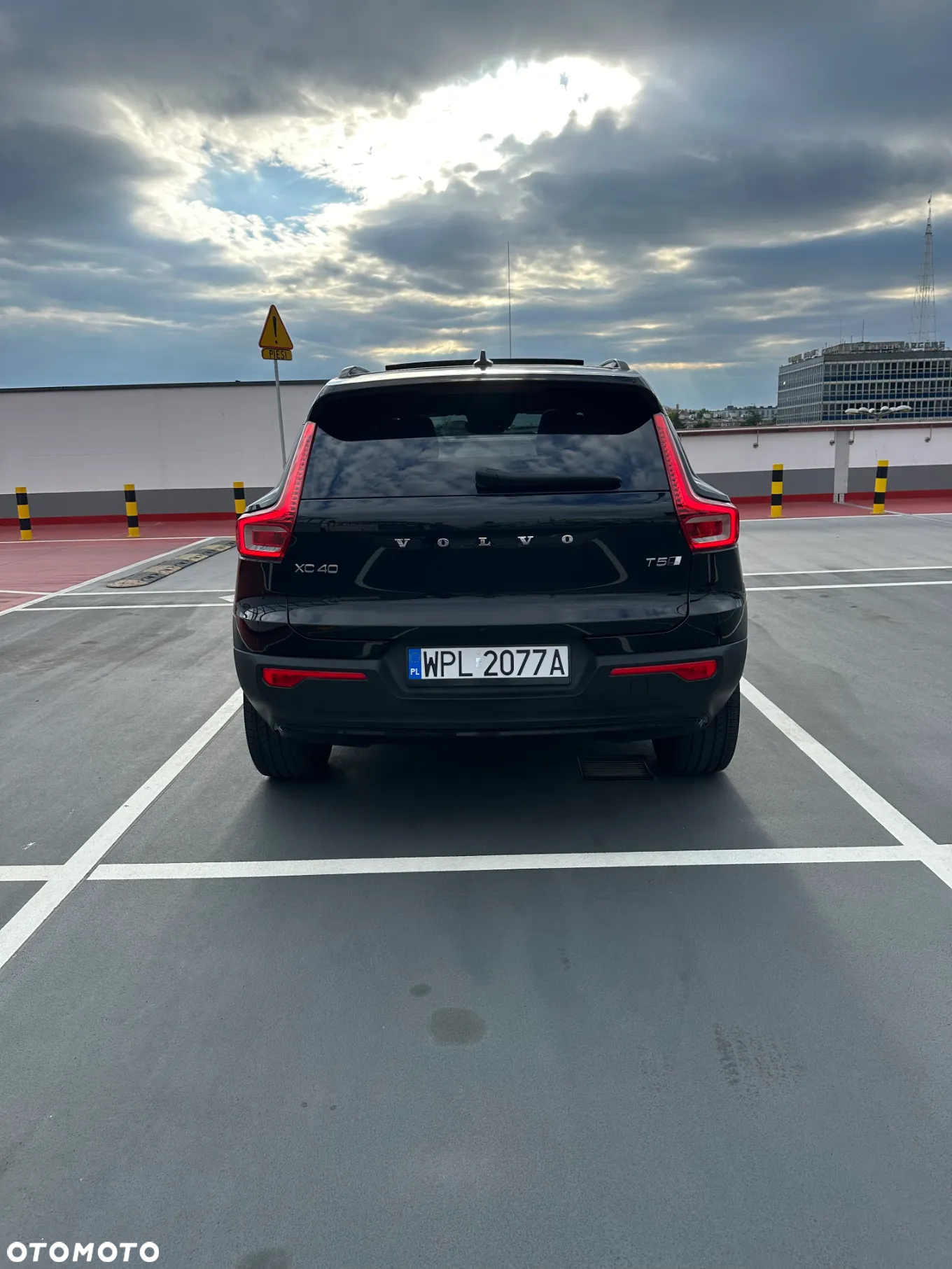 Volvo XC 40 T5 AWD R-Design - 11