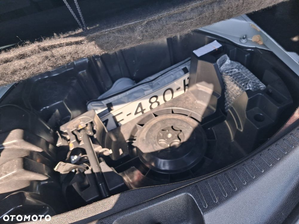 Renault Scenic TCe 140 GPF EDC BUSINESS EDITION - 24