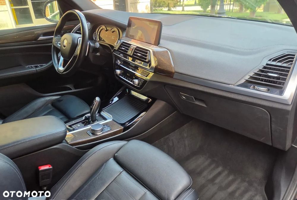BMW X3 xDrive30i Luxury Line - 25