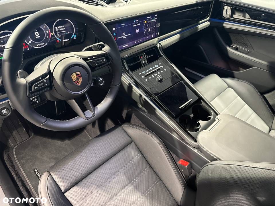 Porsche Panamera 4 - 12