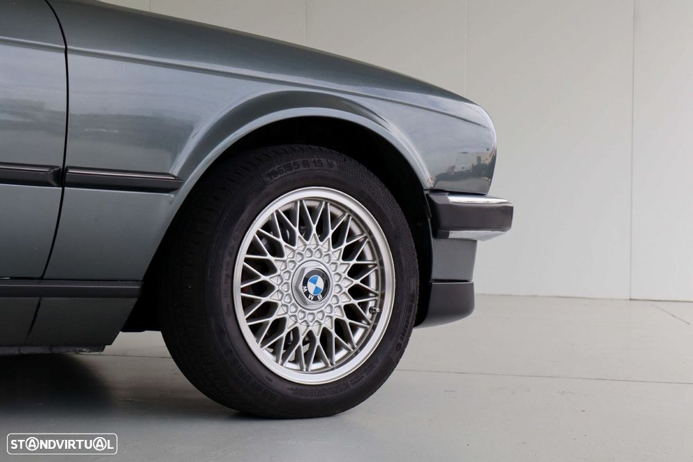 BMW 325 i Cabriolet - 10