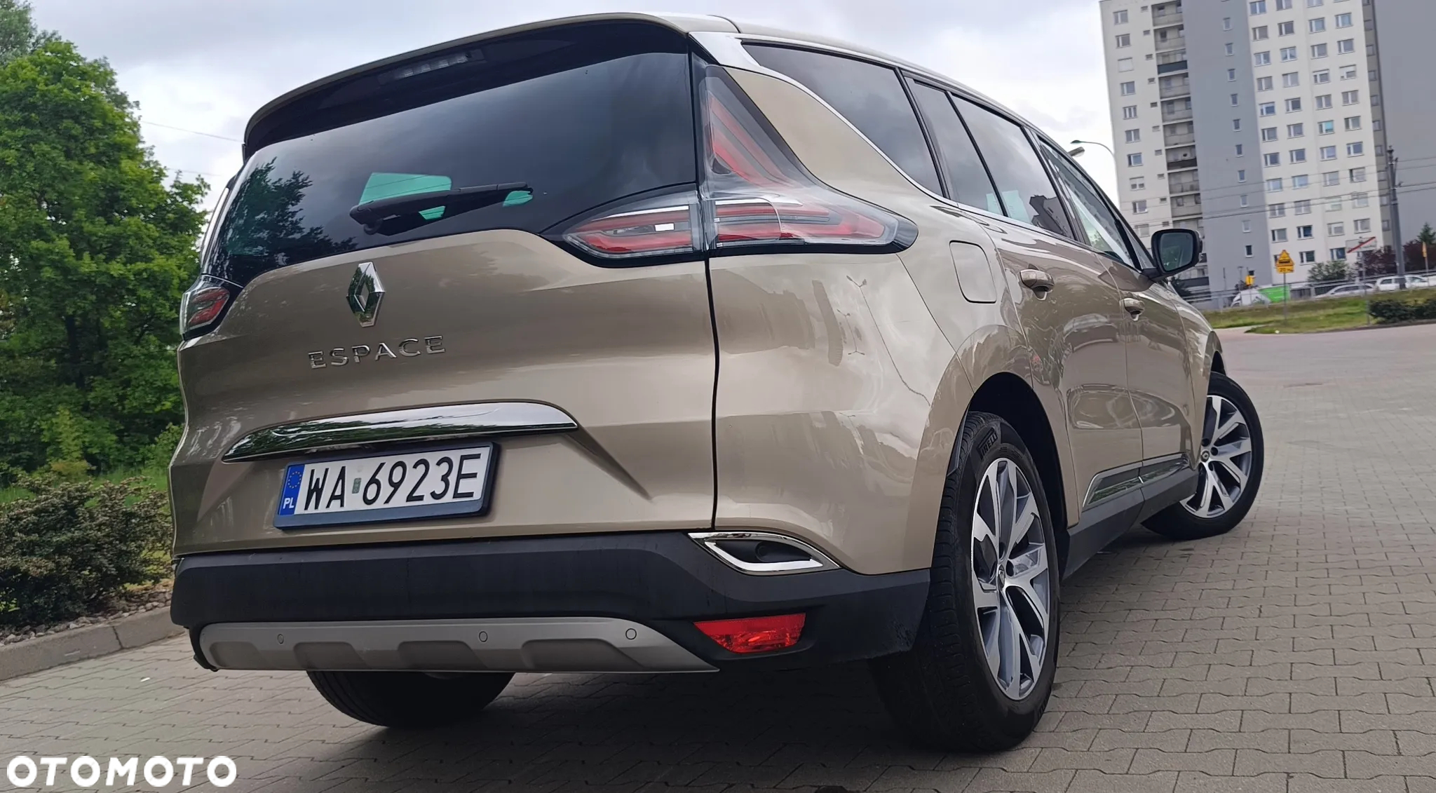Renault Espace 1.6 dCi Energy Initiale Paris EDC 7os - 4