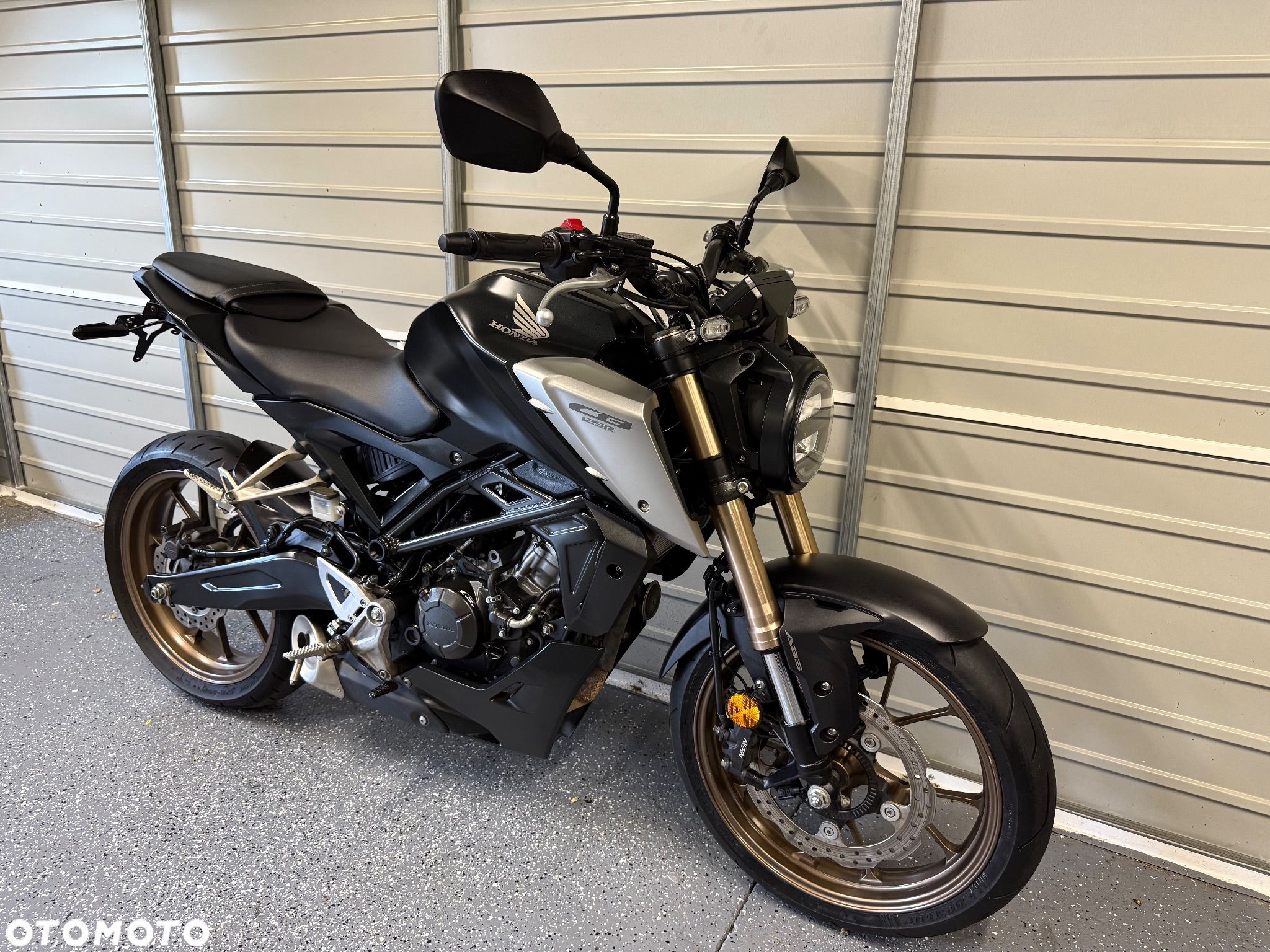 Honda CB - 1