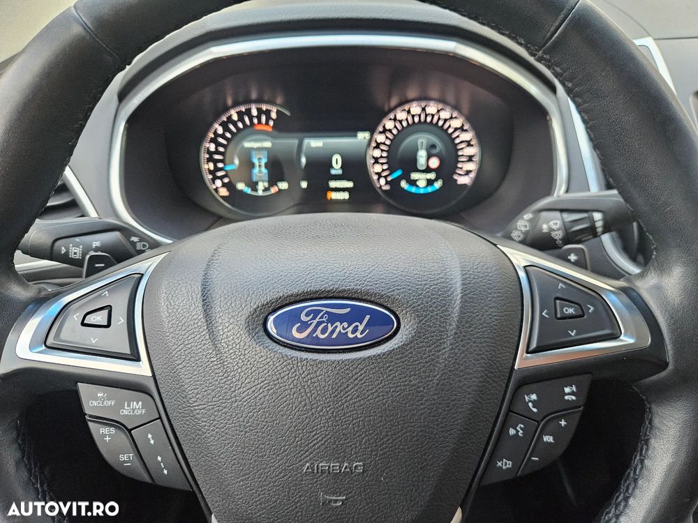 Ford Edge 2.0 TDCi Powershift Titanium - 8