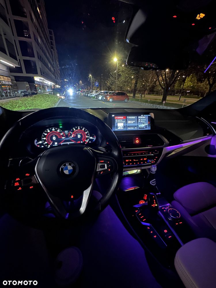BMW X3 xDrive30i Luxury Line - 7