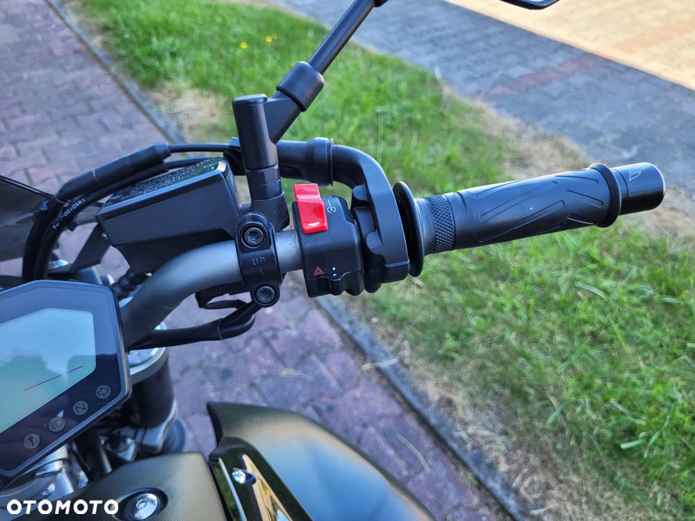 Yamaha MT - 8