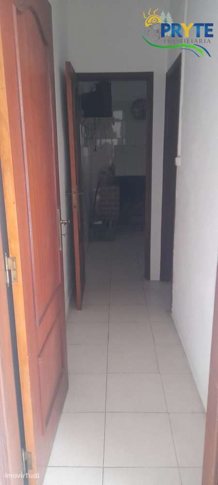 Moradia T4 com terreno - oportunidade única a 5 minutos da Sertã - Grande imagem: 3/27