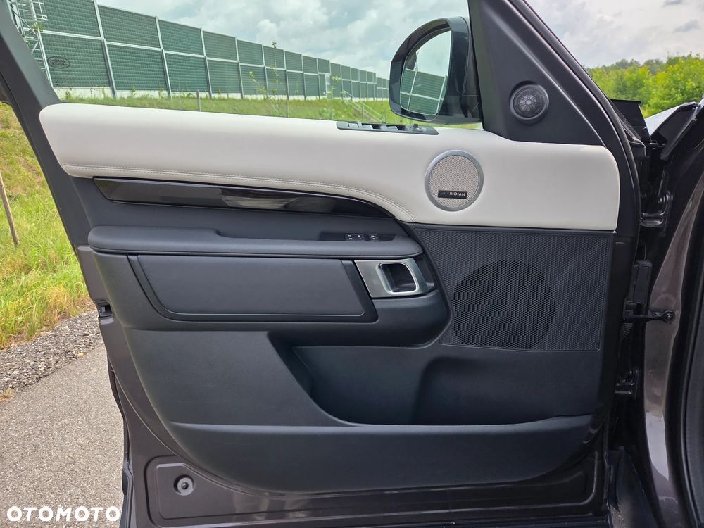 Land Rover Discovery 3.0 D250 mHEV SE - 24