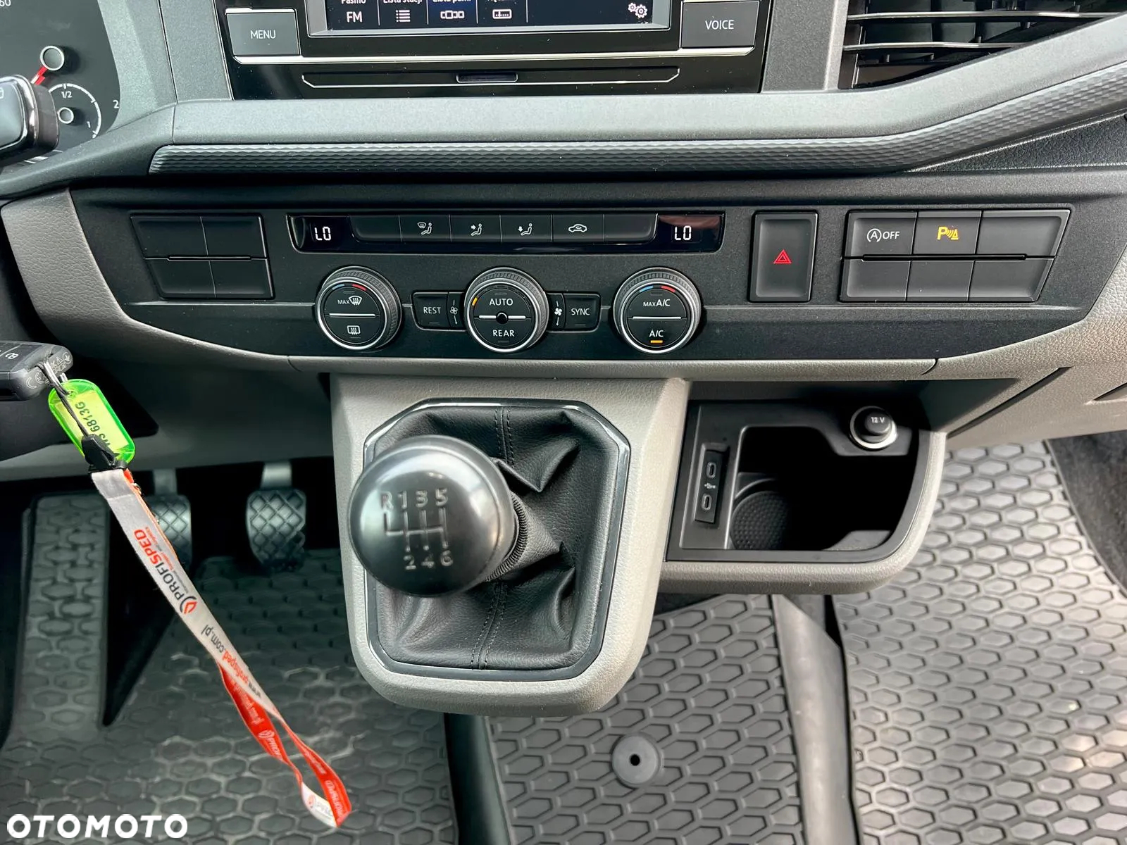 Volkswagen Caravelle 6.1 2.0 TDI L2 Trendline - 19