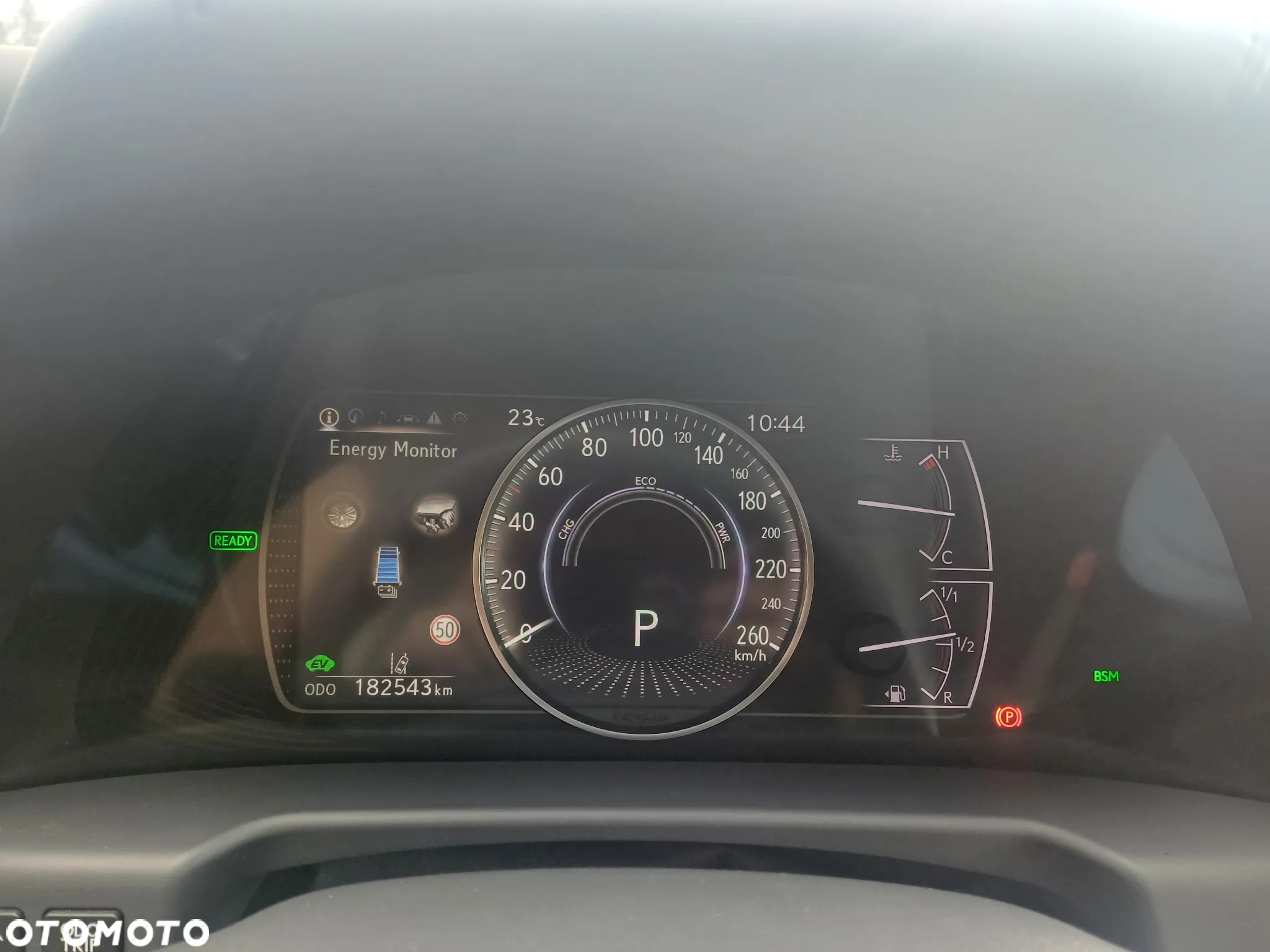 Lexus ES 300h Business Edition + - 8