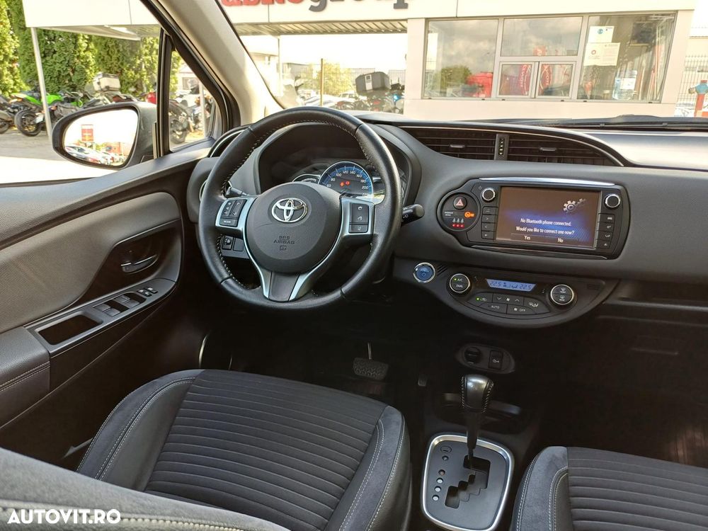 Toyota Yaris 1.5 VVT-i HSD Luna - 24