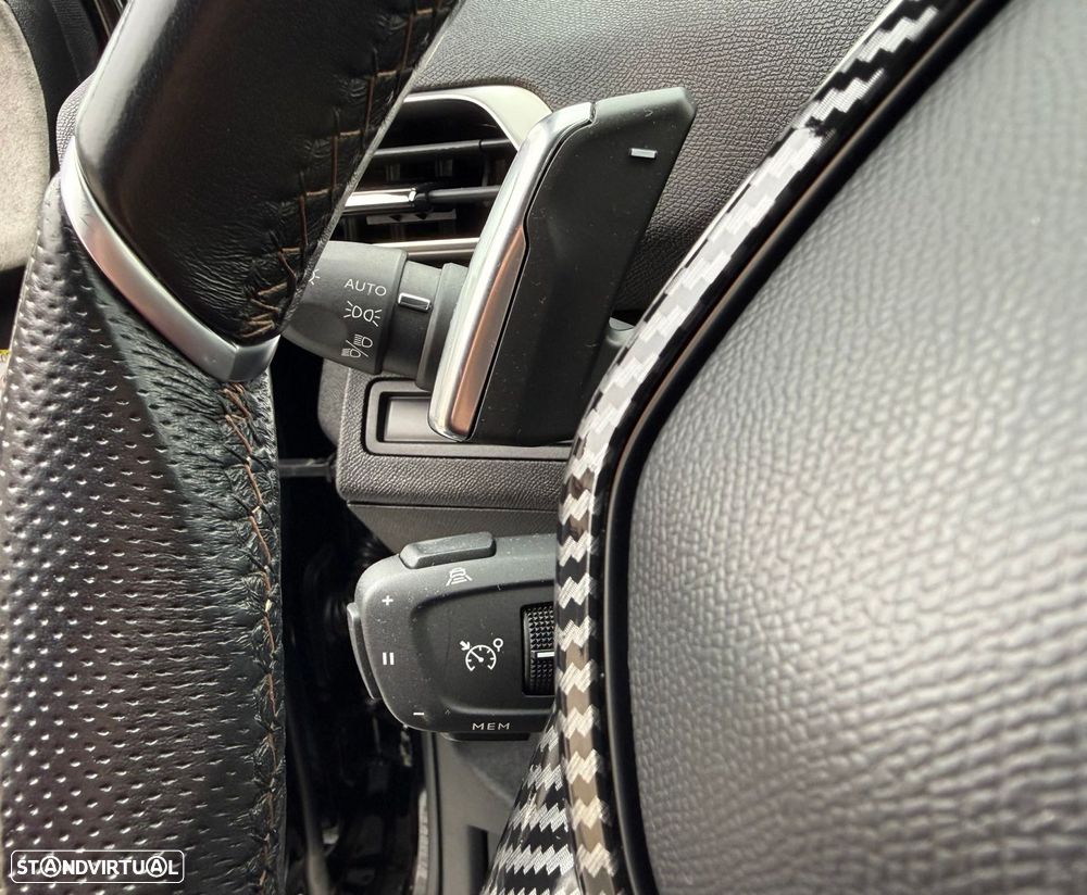 Peugeot 3008 1.6 Hybrid GT Pack e-EAT8 - 15