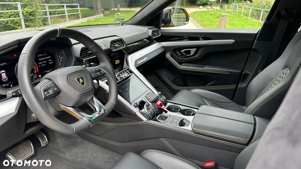 Lamborghini Urus - 13