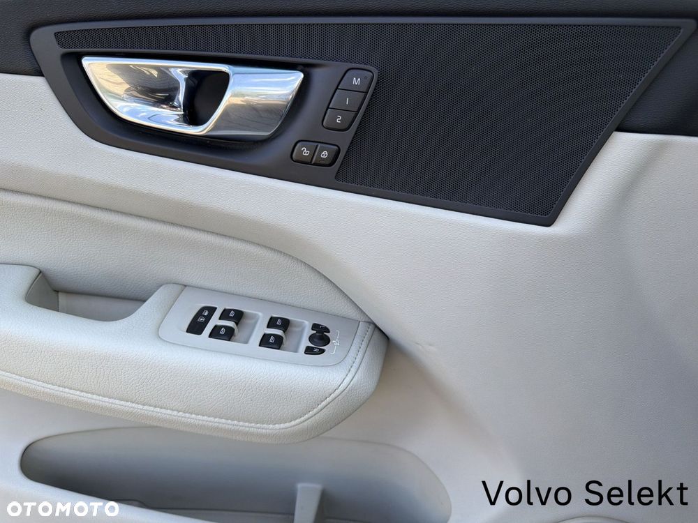 Volvo XC 60 - 25