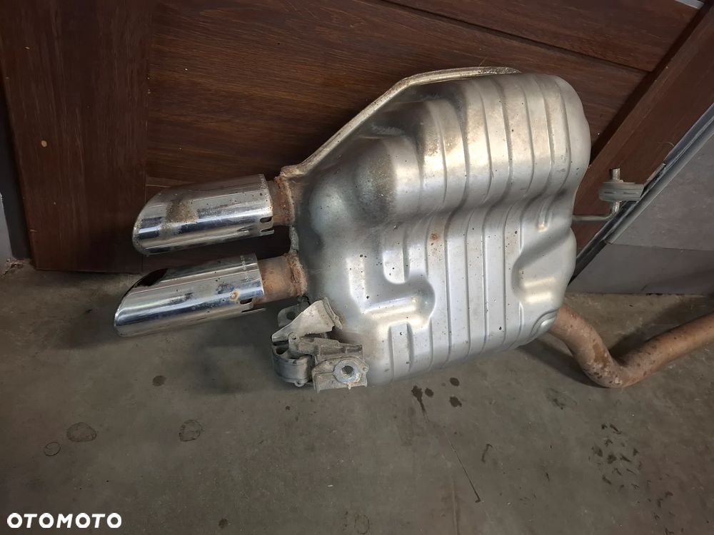 Wydech tłumik Audi A4 B8 A5 8T 2009 rok 1,8TSI nr 8K0253611AH - 2