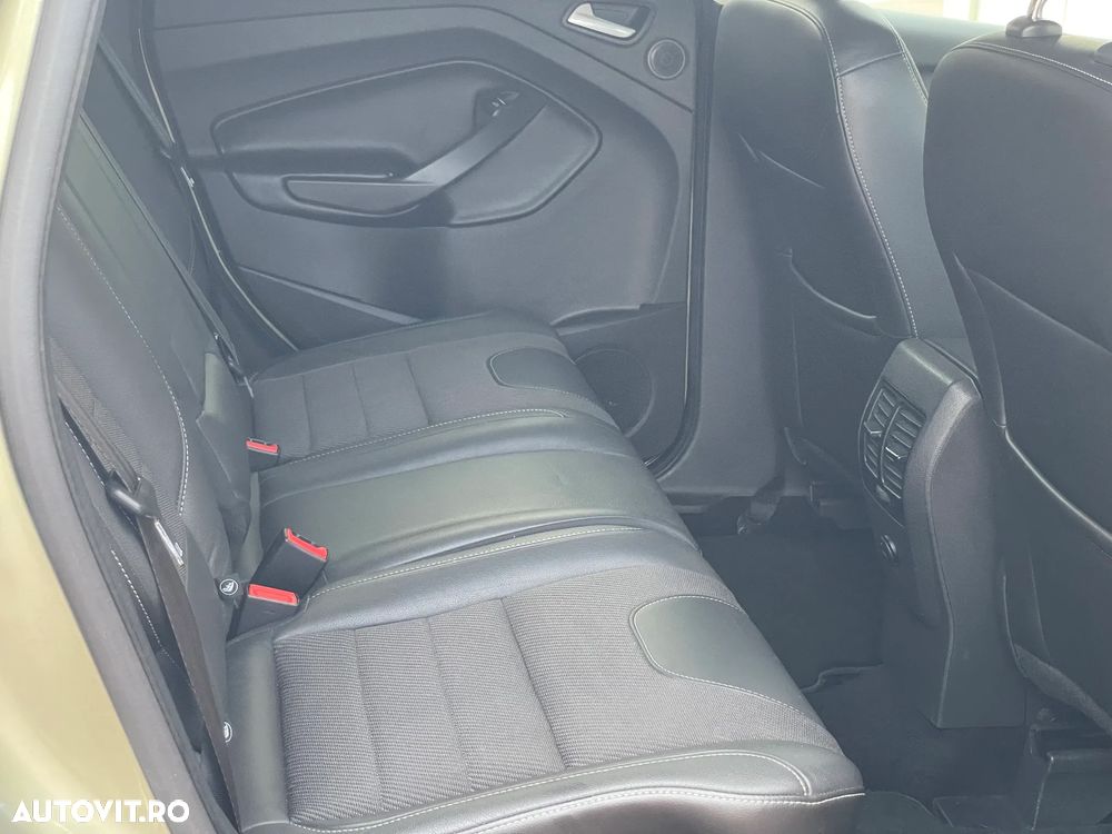 Ford Kuga - 10