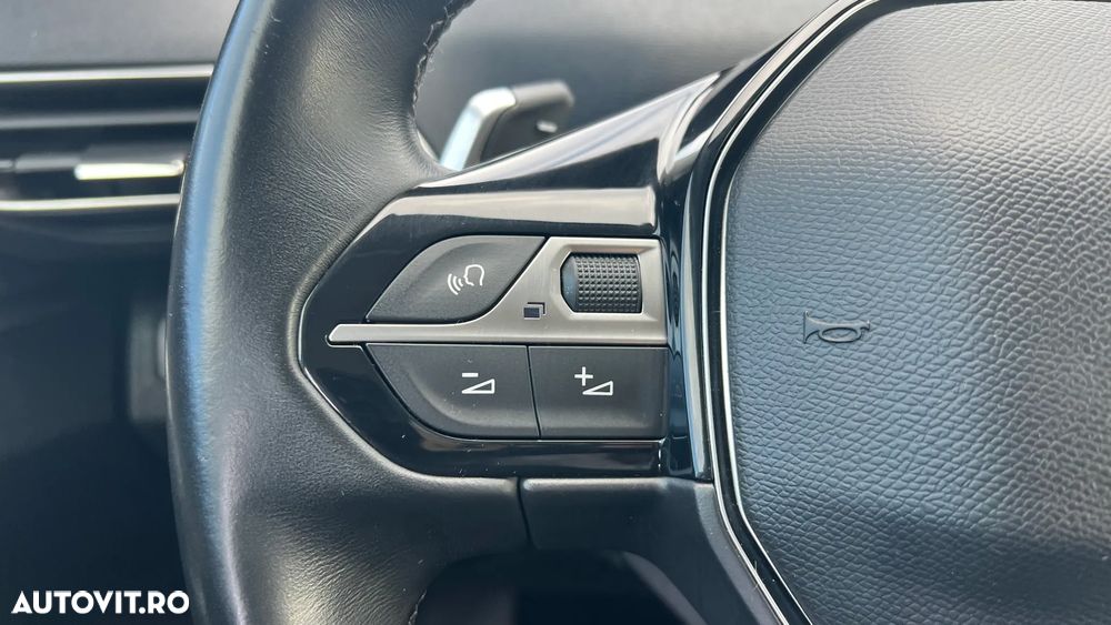 Peugeot 3008 PureTech 130 Stop & Start GPF EAT8 Allure - 18