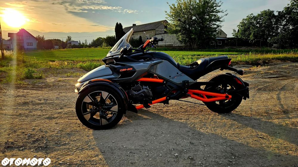 Can-Am Spyder - 8