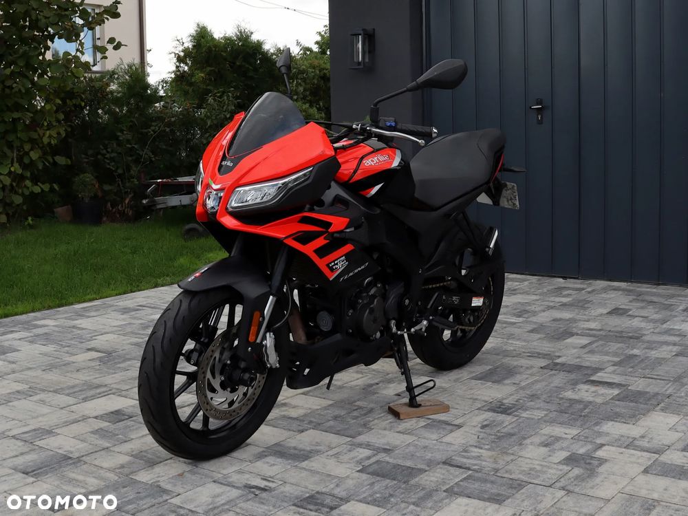 Aprilia Tuono - 10