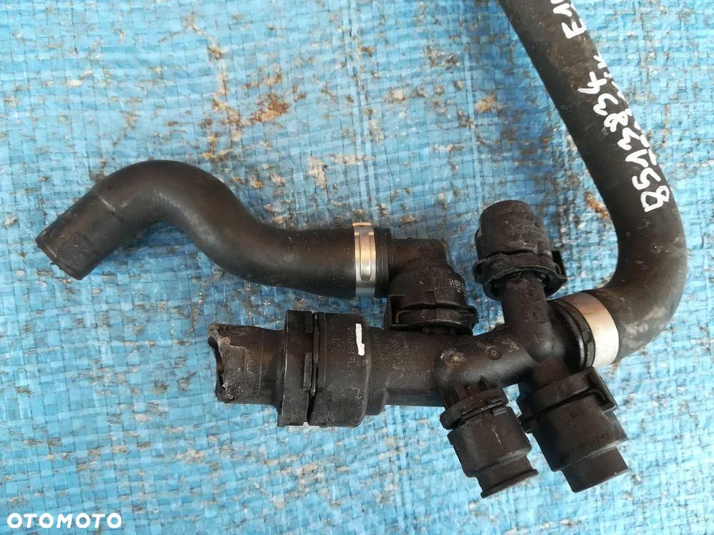 BMW 5 F11 F10 Trójnik Króciec Wody 8513834 - 2