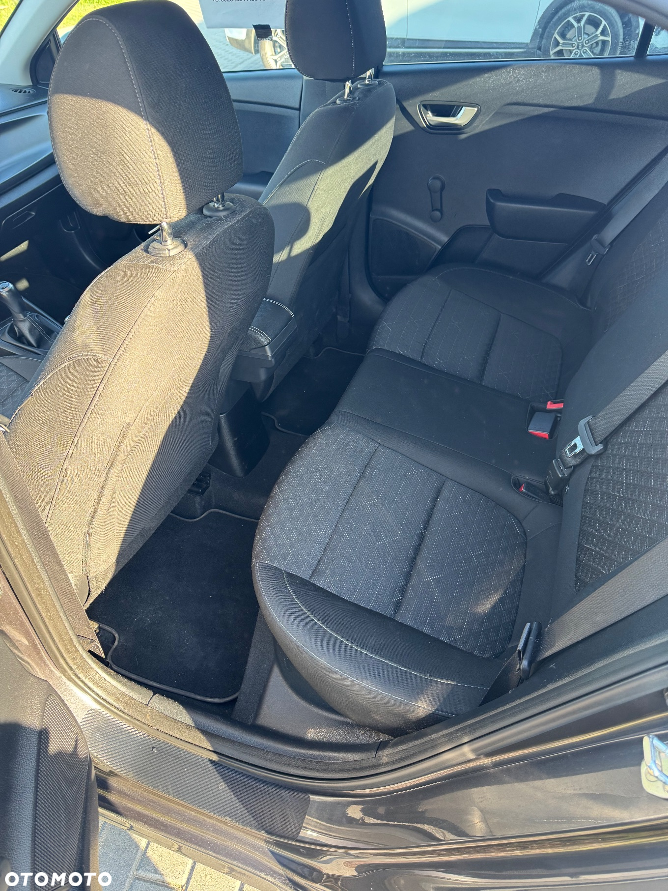 Kia Rio 1.0 T-GDI L Business Line - 10
