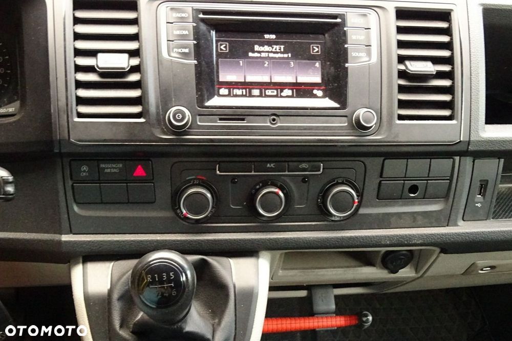 Volkswagen Transporter - 12